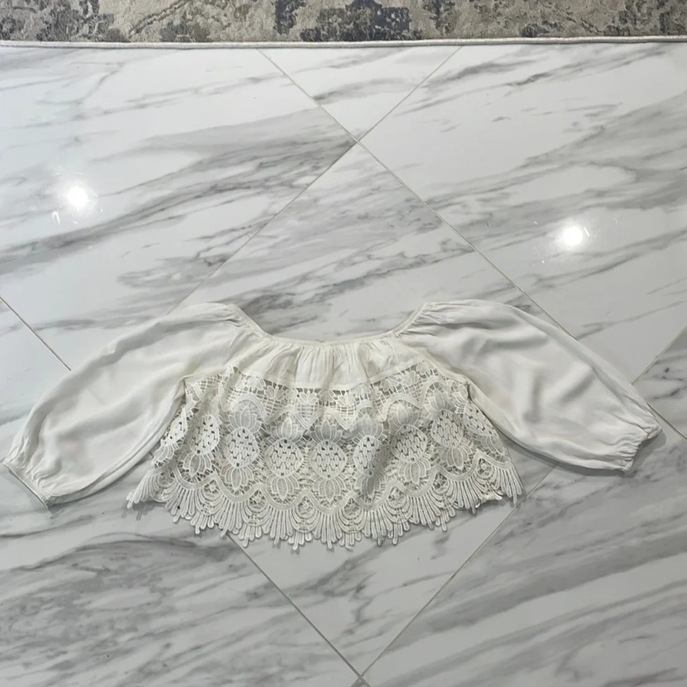 🌺🌺🌺L.A. HEARTS 🌺🌺🌺Off shoulders off white cropped top size small